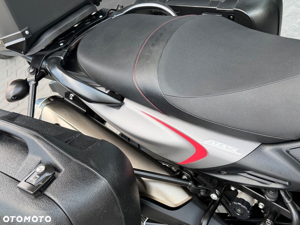 Suzuki V-STROM - 16