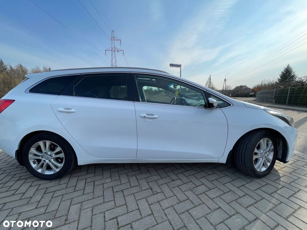 Kia Ceed - 13