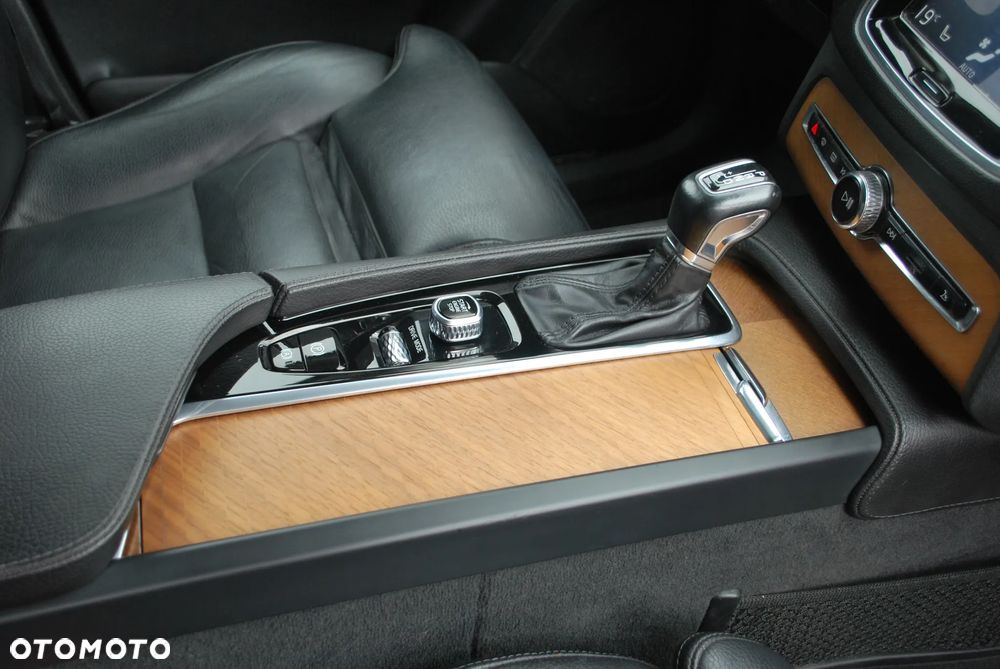 Volvo XC 90 D5 AWD Inscription 7os - 17