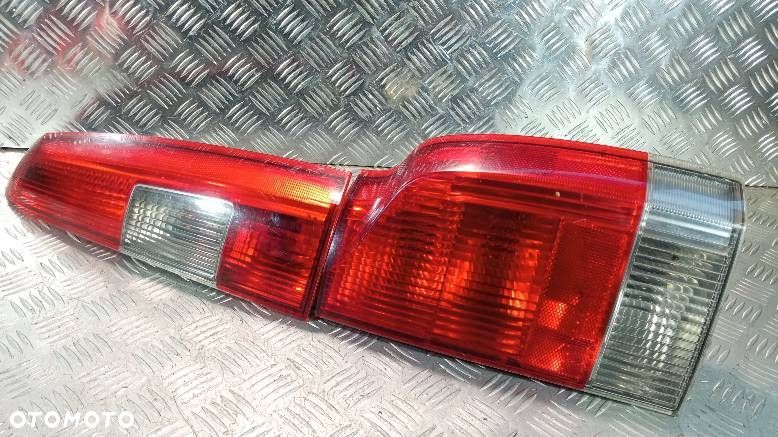 LAMPA PRAWA TYLNA VOLVO V70 - 1