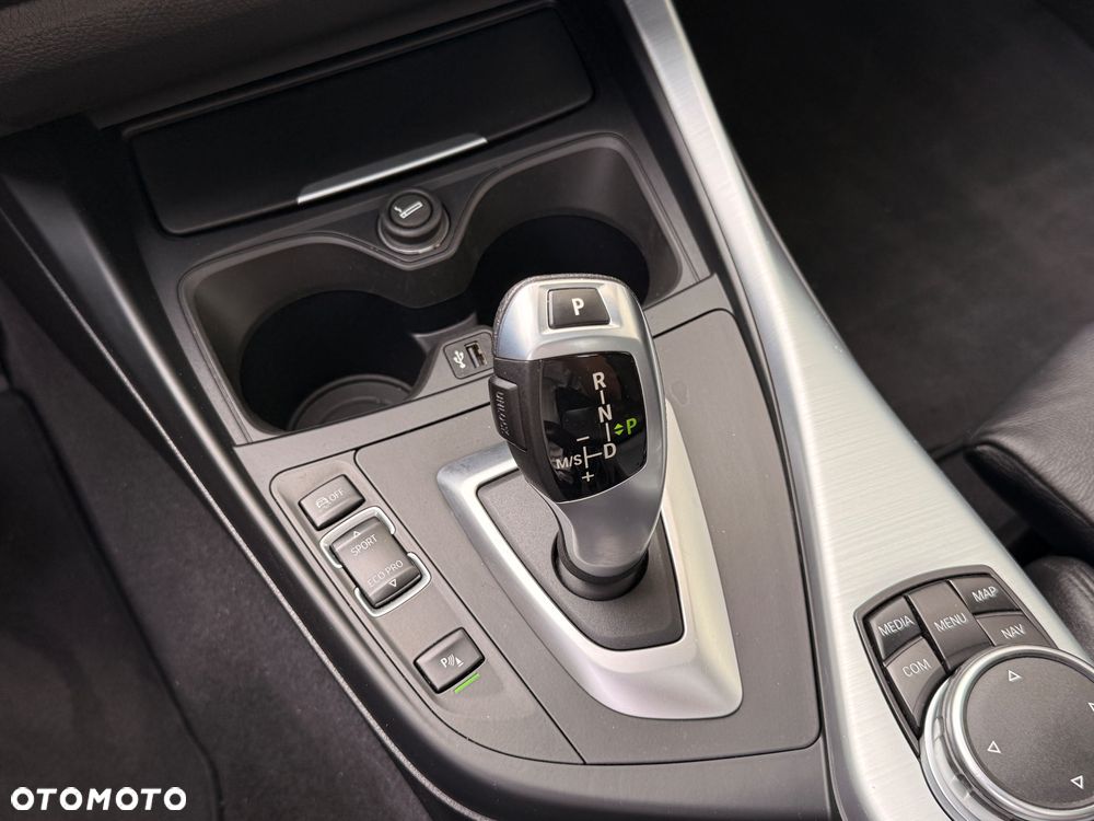 BMW Seria 2 220d Sport-Aut Sport Line - 26