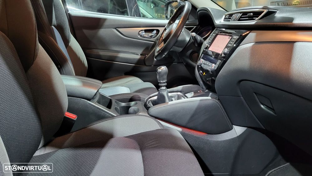 Nissan Qashqai 1.5 dCi N-Connecta - 24