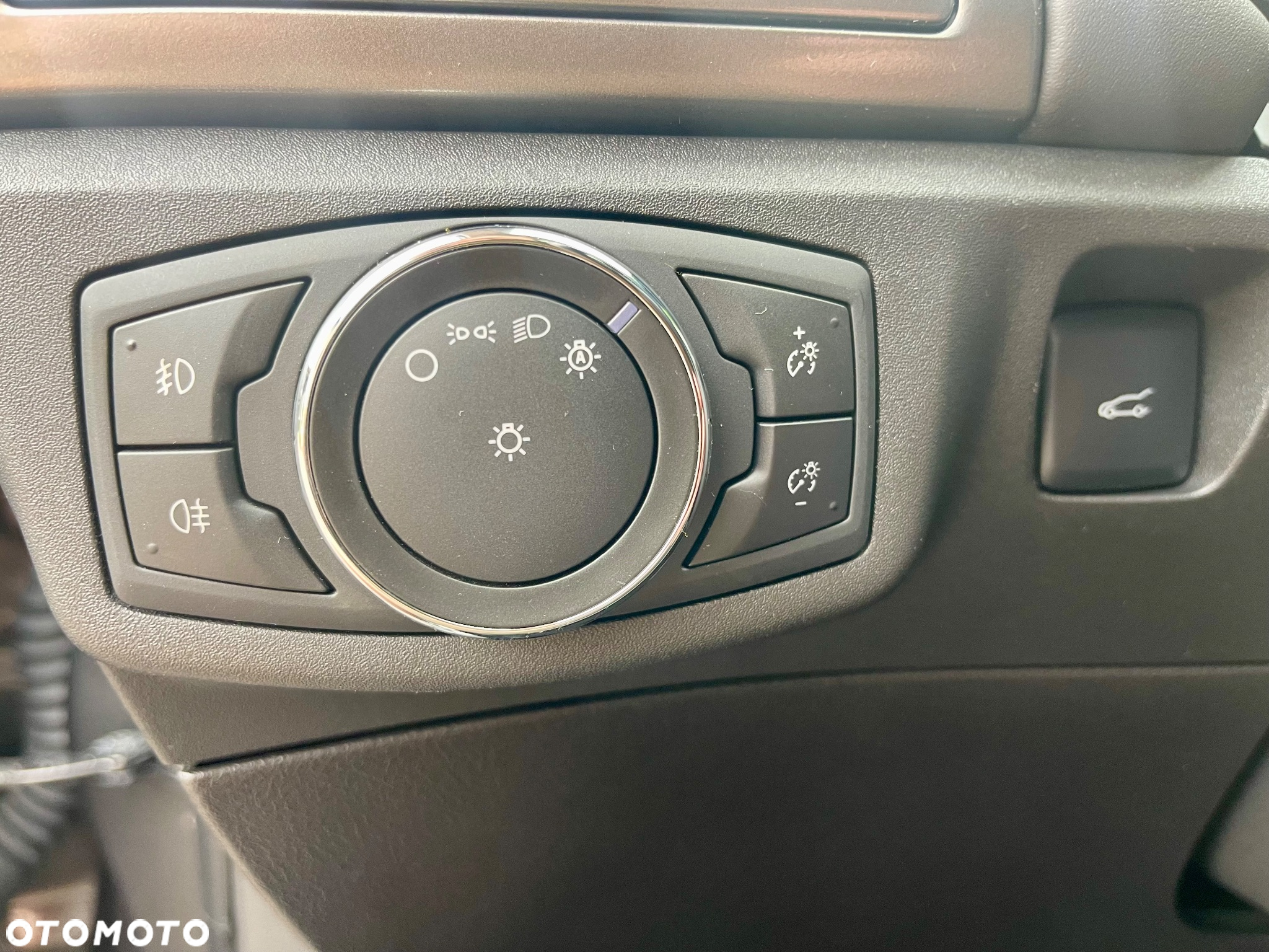 Ford Mondeo - 27