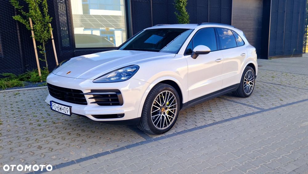 Porsche Cayenne - 1