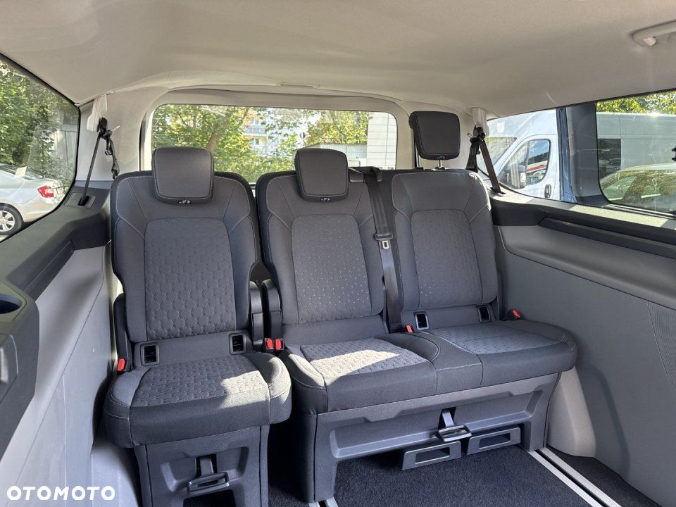 Ford Tourneo Custom - 22