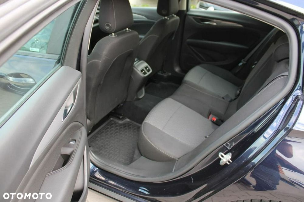 Opel Insignia 1.5 T Elite S&S - 33