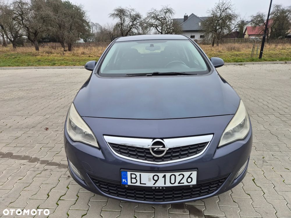Opel Astra 1.6 Design Edition - 4