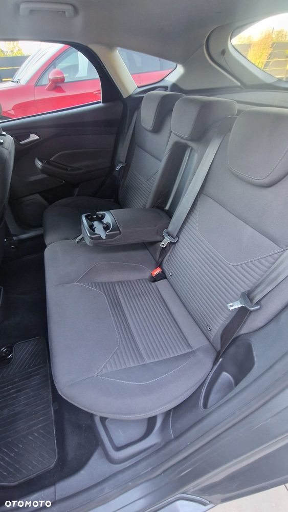 Ford Focus - 25