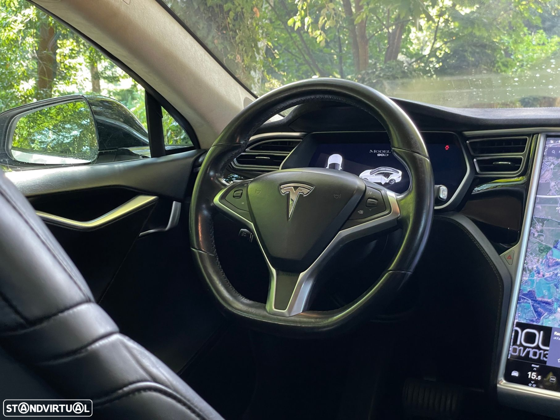 Tesla Model S 90D - 33