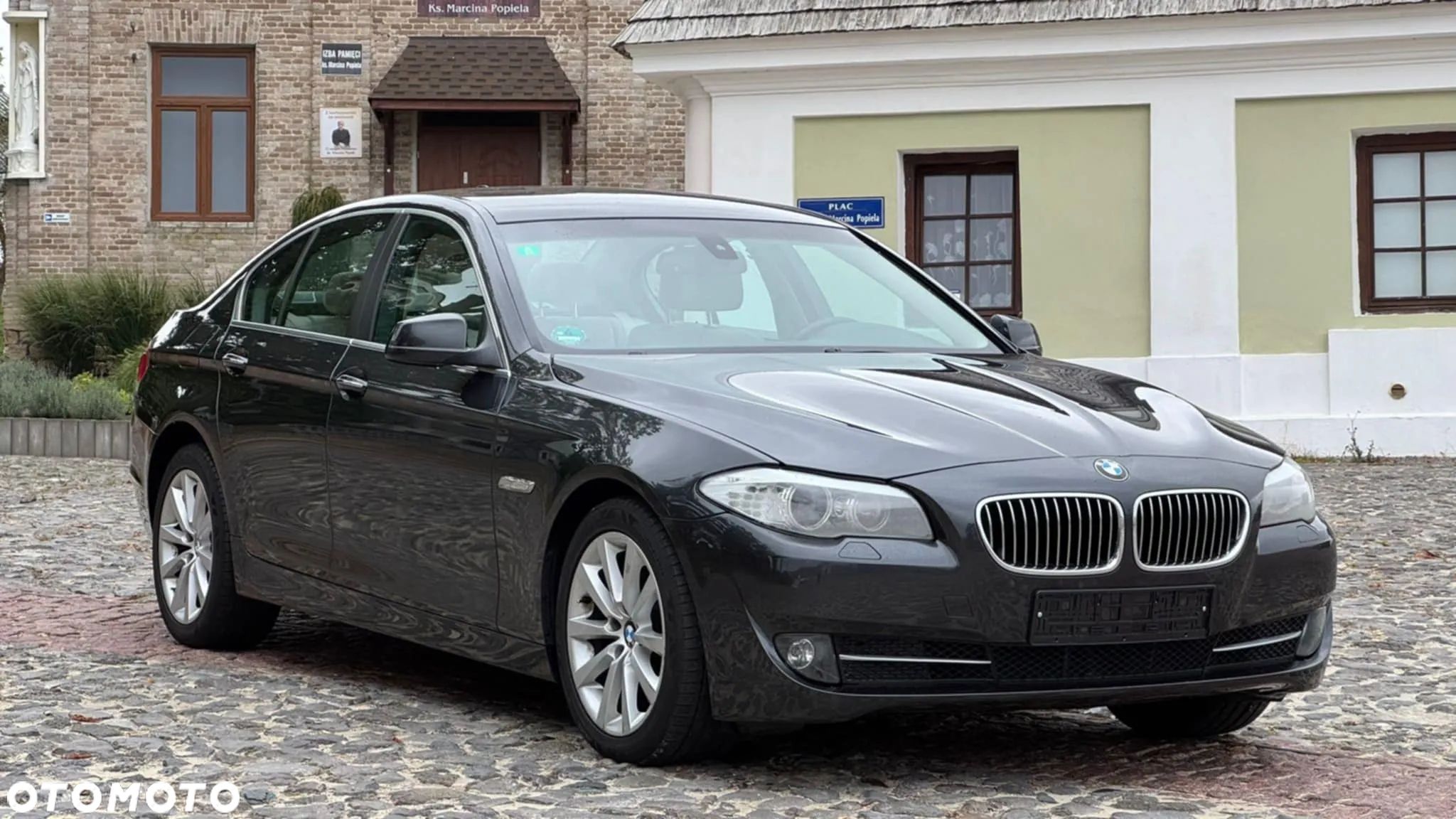 BMW Seria 5 523i Touring - 1