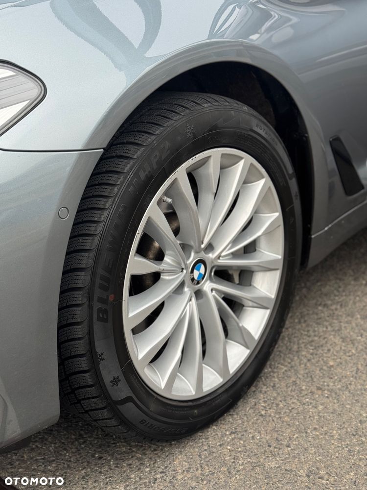 BMW Seria 5 530d xDrive Touring - 17