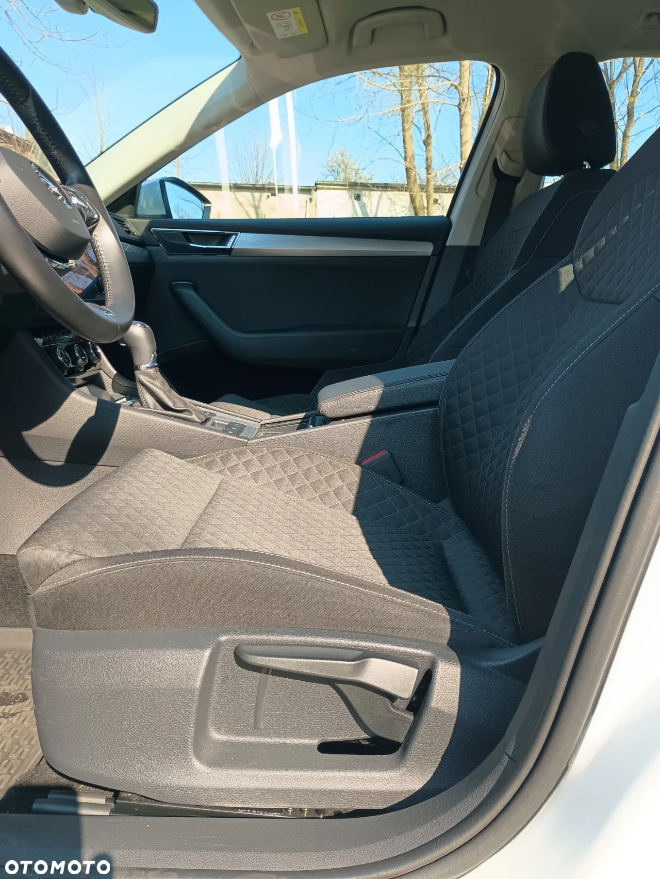 Skoda Superb 2.0 TDI Ambition DSG7 - 14