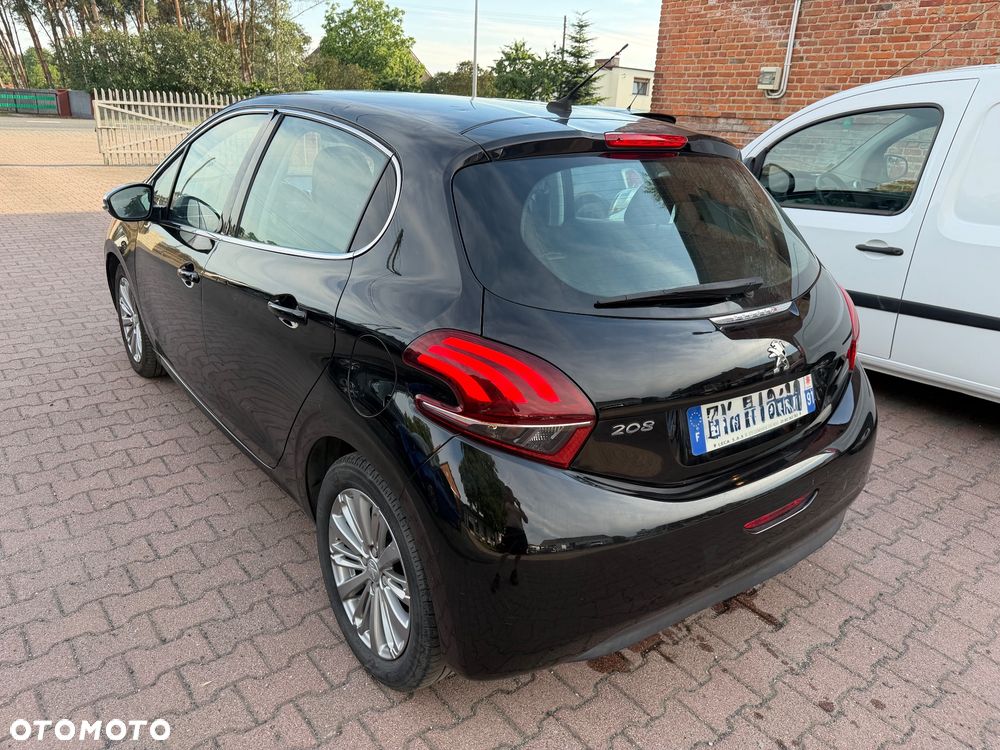 Peugeot 208 - 7