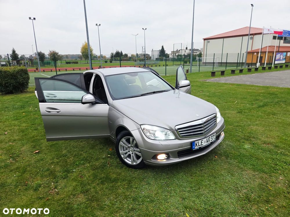 Mercedes-Benz C-Class 2009 photo 3