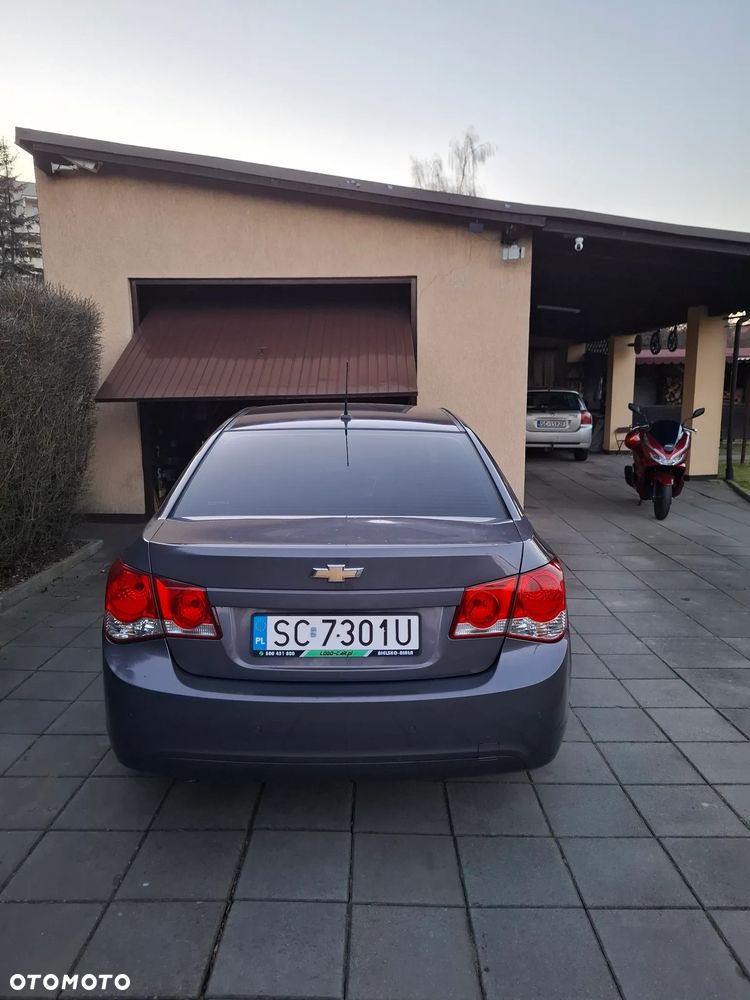 Chevrolet Cruze 1.6 - 10