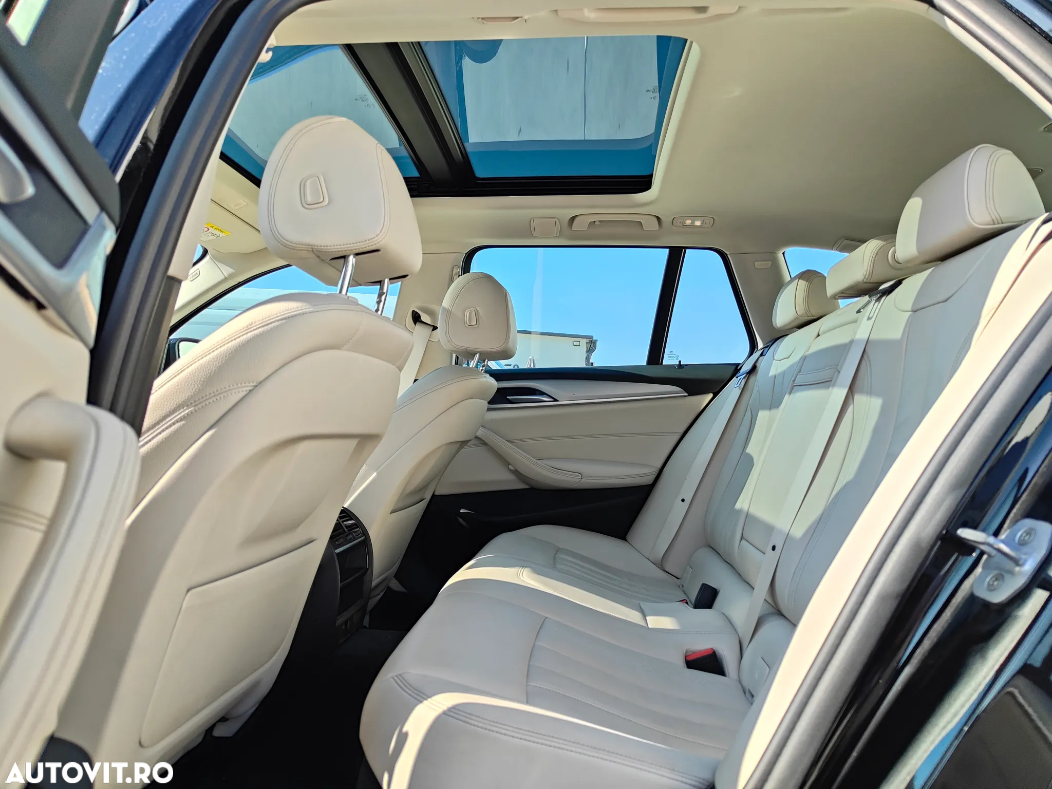 BMW Seria 5 520i Touring Aut. - 12