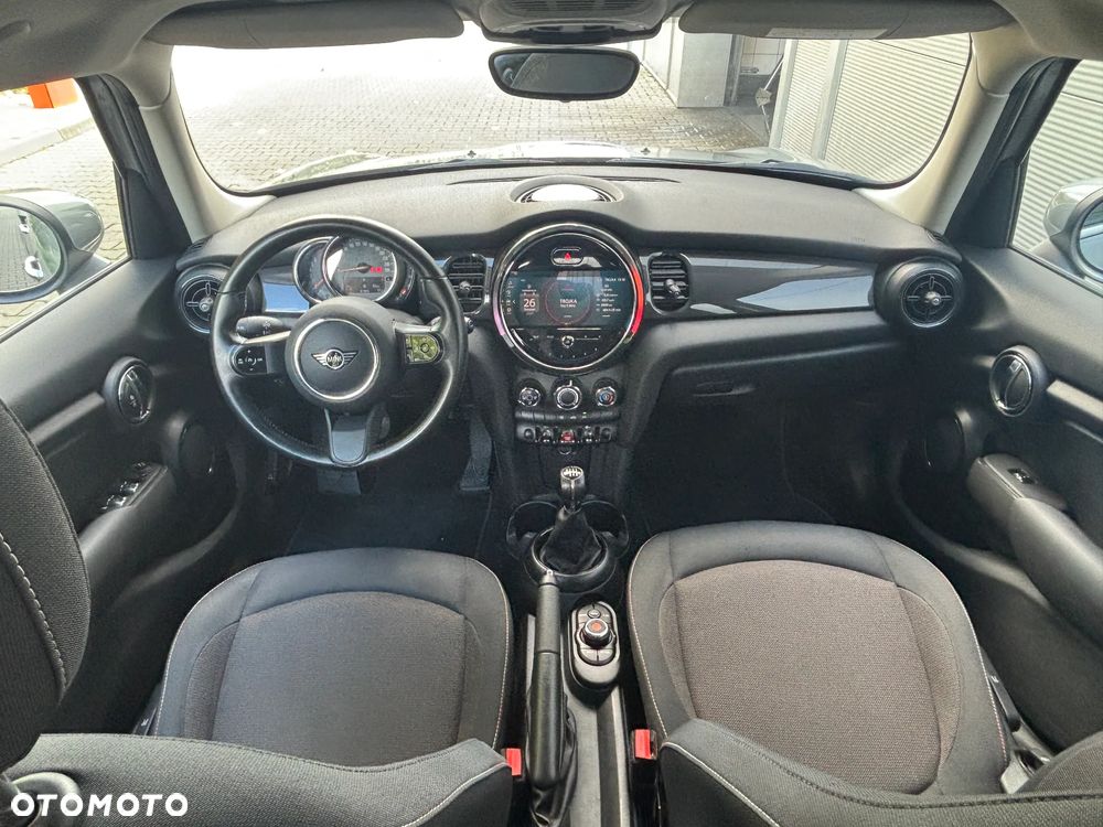 MINI Cooper Standard - 5