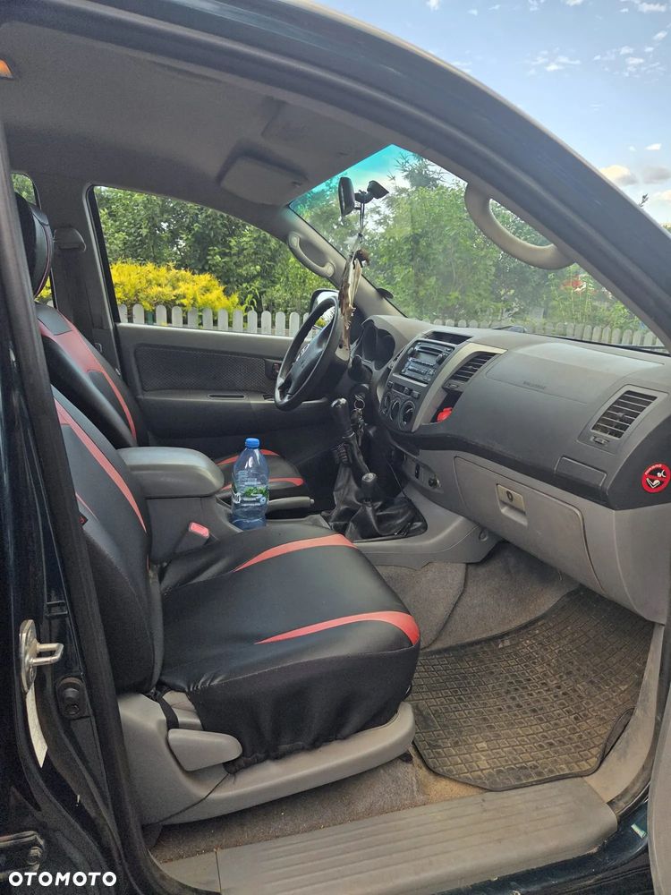 Toyota Hilux 2.5 D-4D DLX - 7