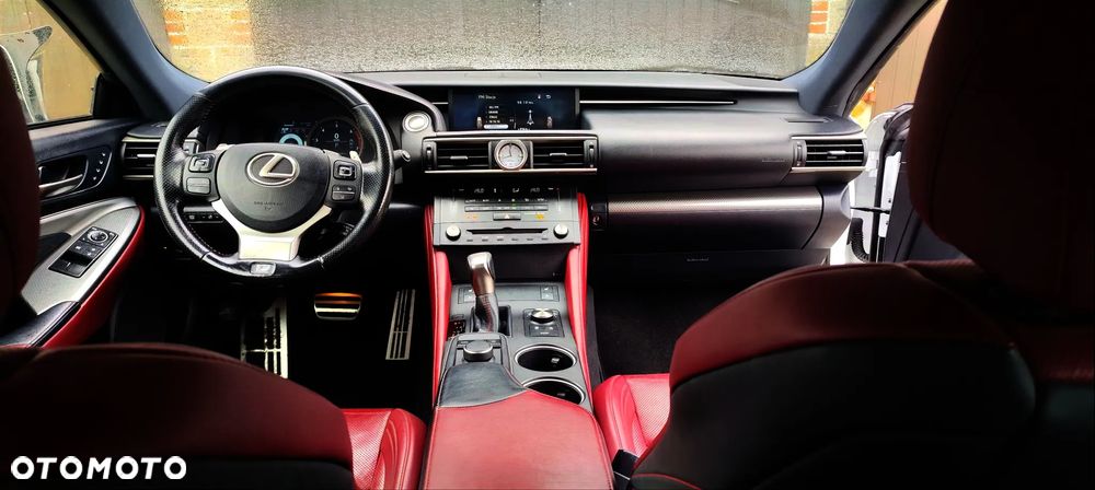 Lexus RC 200t / 300 F Sport - 24