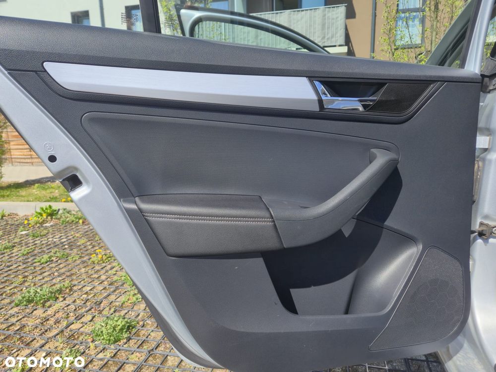 Skoda RAPID Spb 1.0 TSI Ambition - 20