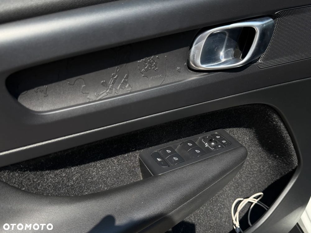 Volvo XC 40 T3 Momentum - 30