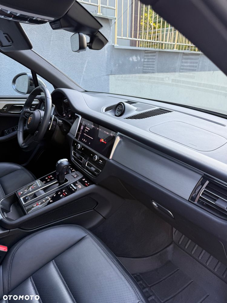 Porsche Macan T - 17