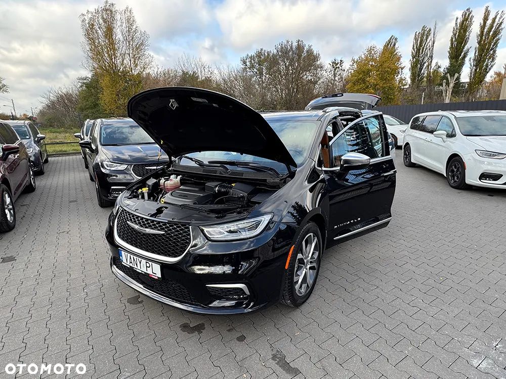 Chrysler Pacifica - 12