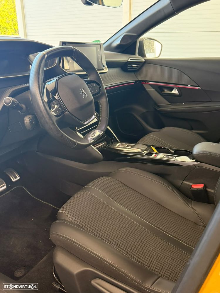 Peugeot e-208 - 9