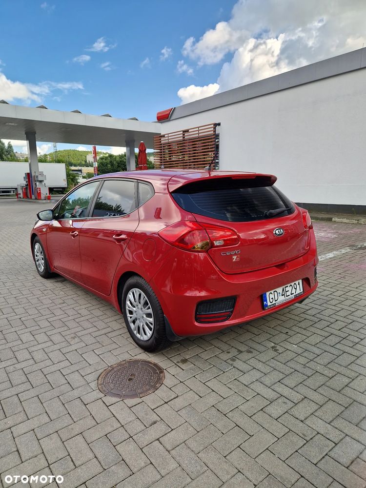 Kia Ceed 1.6 GDI L Business Line DCT - 4