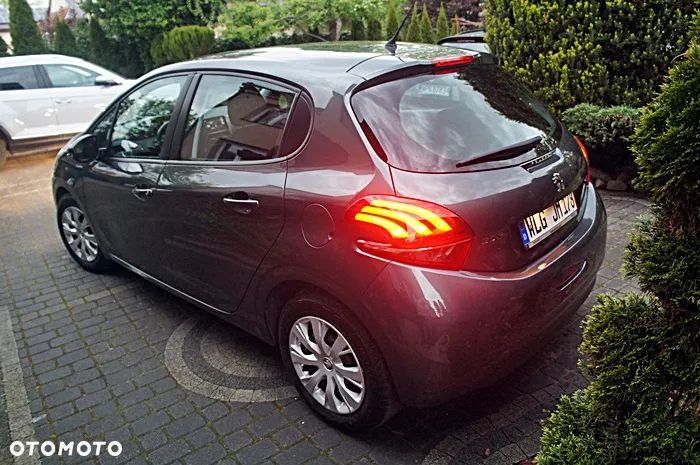 Peugeot 208 1.2 PureTech Allure - 13