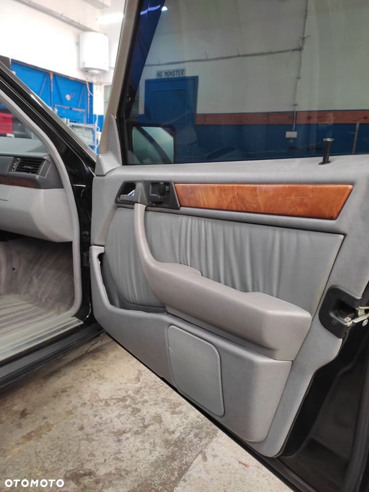 Mercedes-Benz Klasa E 420 - 21