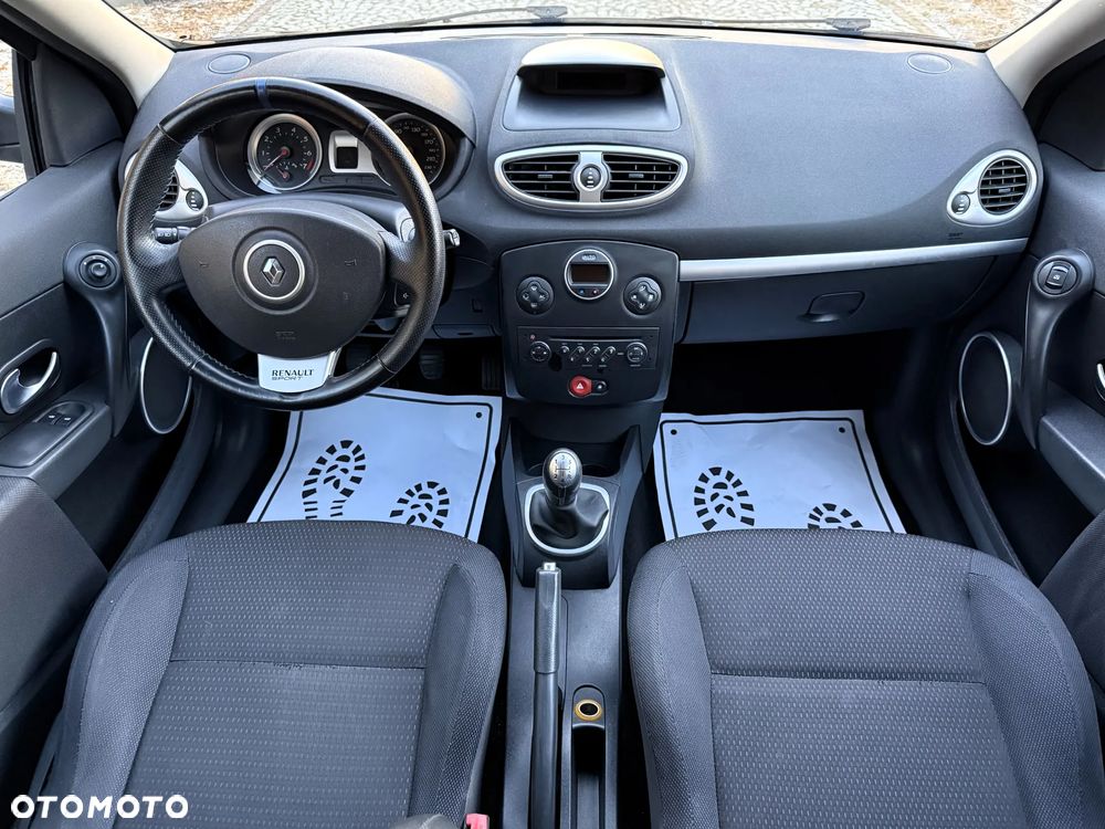 Renault Clio - 22