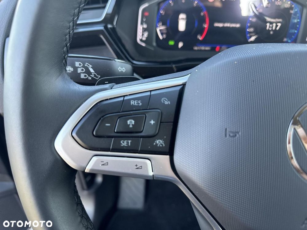 Volkswagen Touran - 24