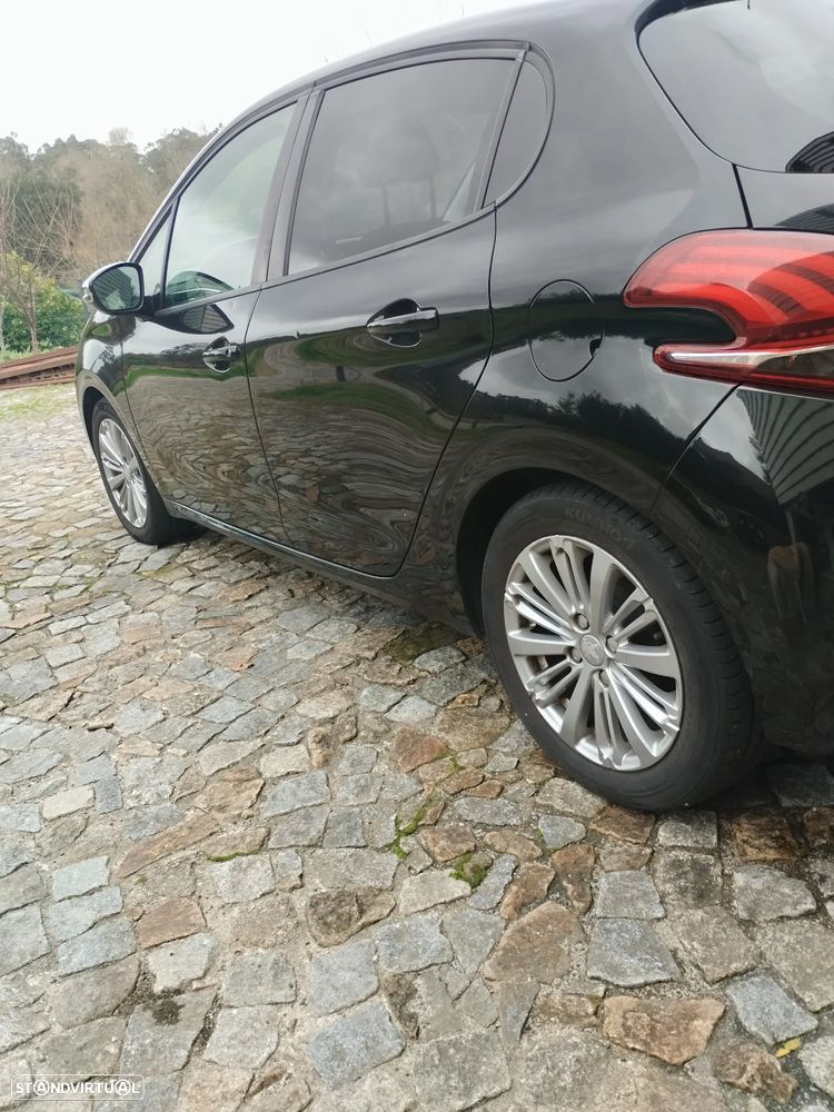 Peugeot 208 1.2 PureTech Style - 2