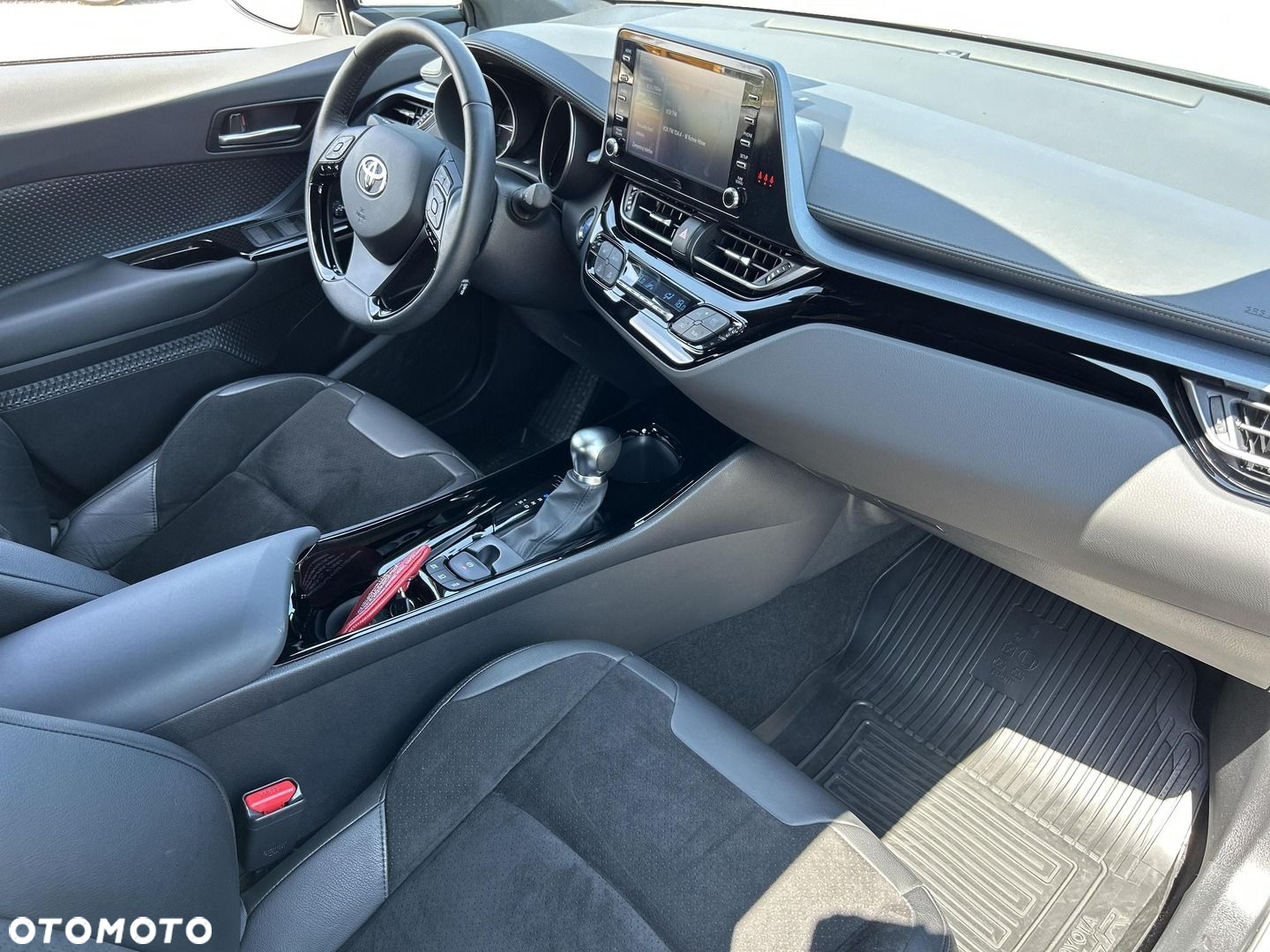 Toyota C-HR - 15