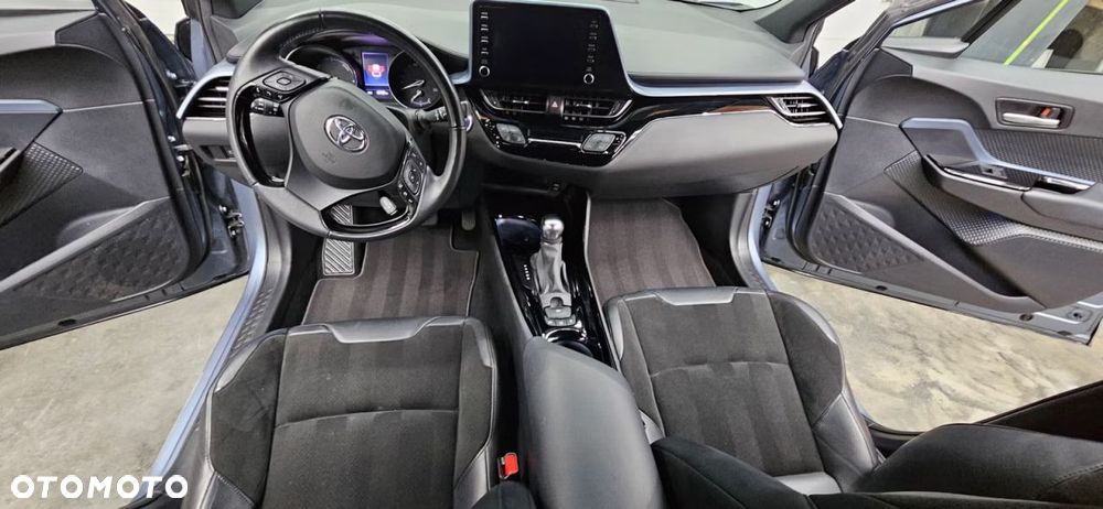 Toyota C-HR Lounge - 10