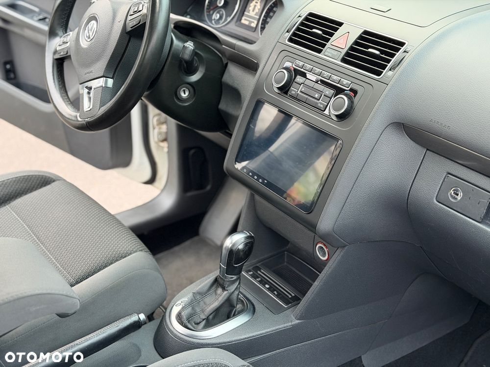 Volkswagen Touran 2.0 TDI DPF BlueMotion Technology DSG Comfortline - 32