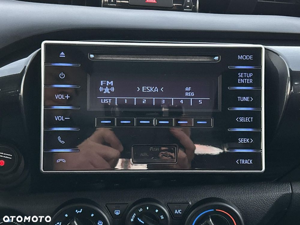 Toyota Hilux 2.4 D-4D Double Cab DLX 4x4 - 16