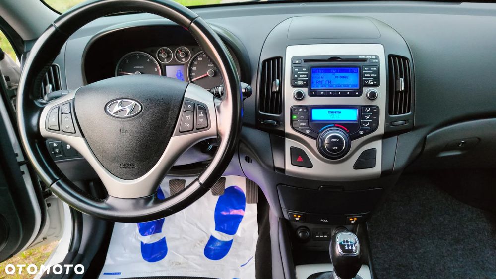 Hyundai i30 1.6 CRDi FIFA WM Edition - 27