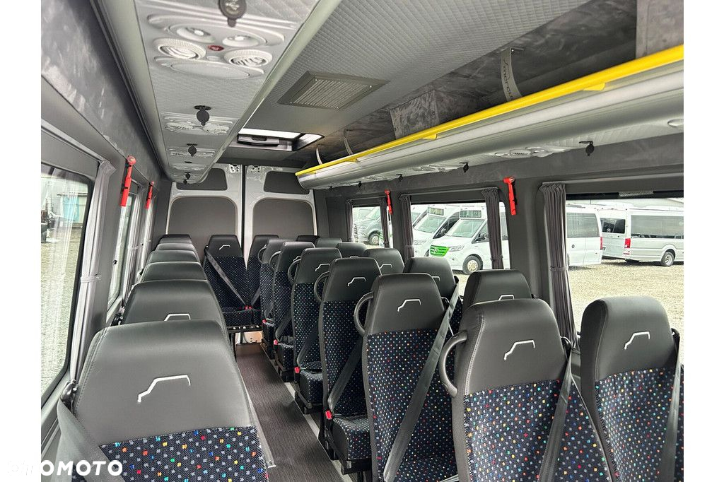 Mercedes-Benz Sprinter 517 - 18