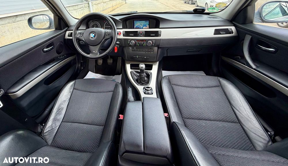 BMW Seria 3 320d DPF Edition Exclusive - 36