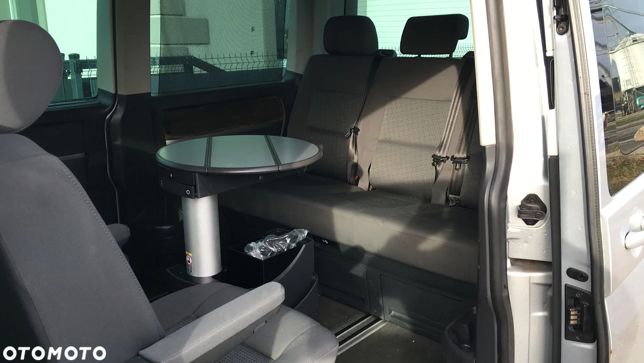 Volkswagen Multivan - 10