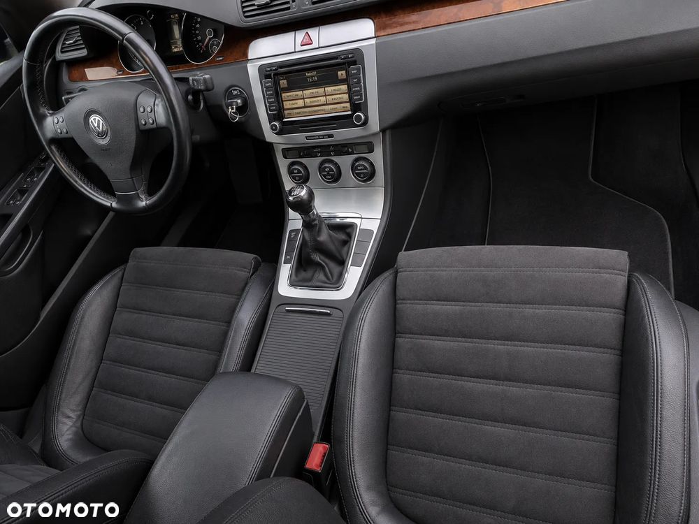 Volkswagen Passat 1.8 TSI Individual - 24
