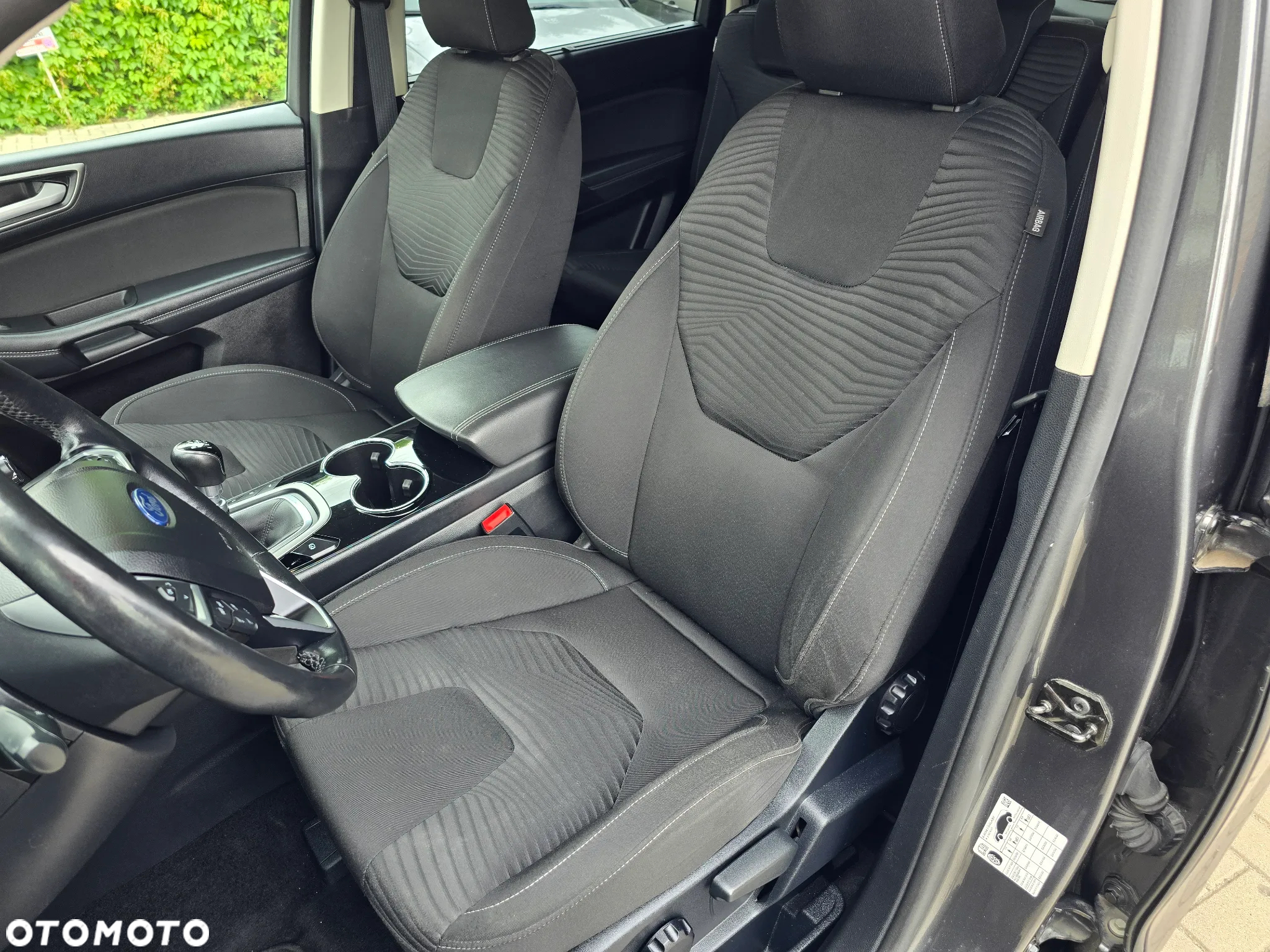 Ford S-Max - 13