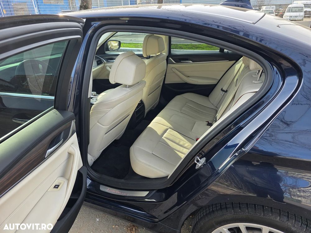 BMW Seria 5 520i Aut. Luxury Line - 10