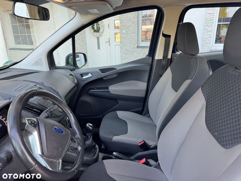 Ford Tourneo Courier 1.0 EcoBoost S&S Titanium - 7