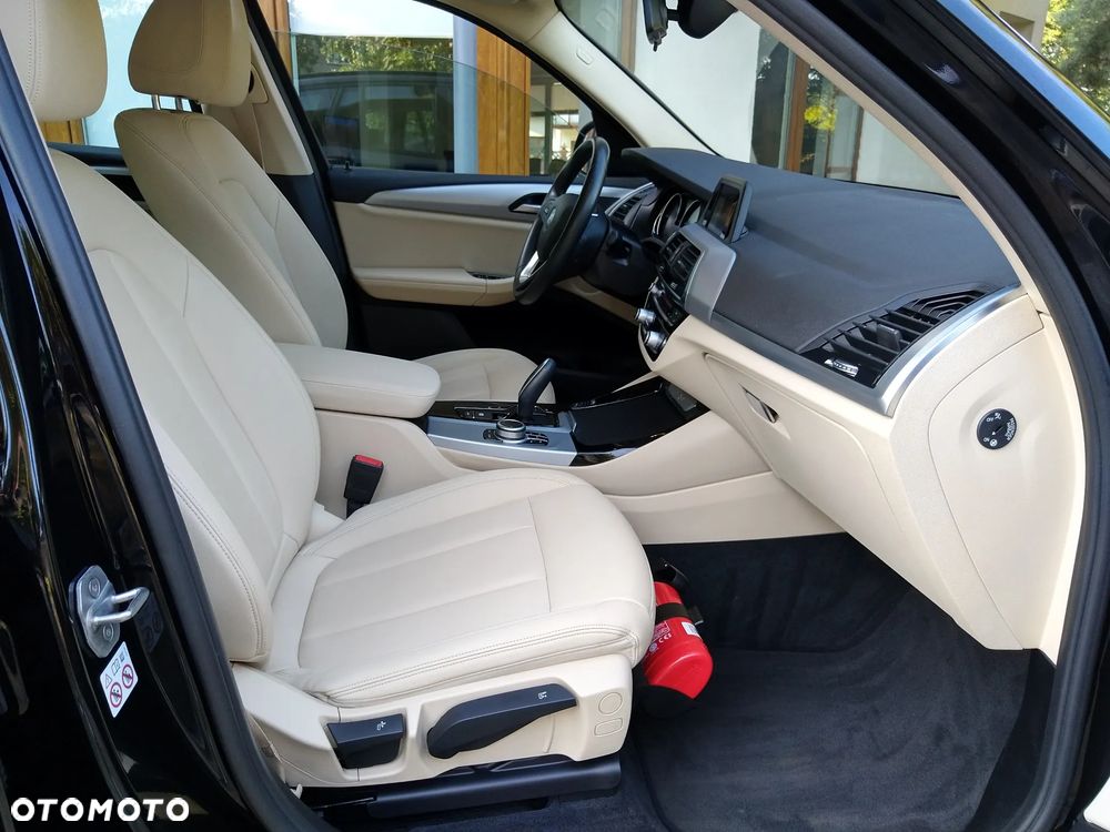 BMW X3 xDrive20d Luxury Line - 3