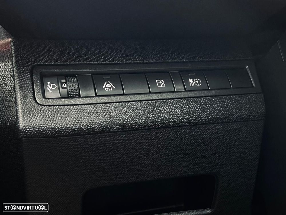 Peugeot 3008 1.6 Hybrid4 Allure e-EAT8 - 29
