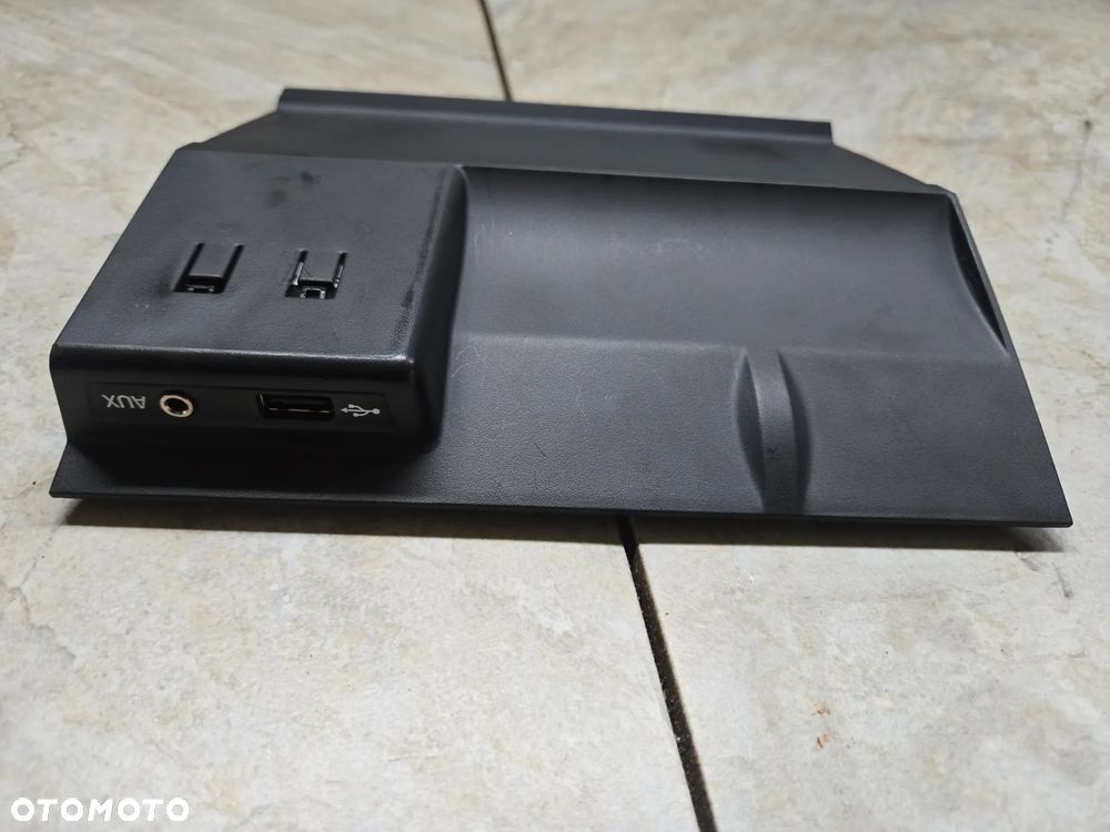 PANEL USB AUX DO SKODA OCTAVIA III - 4