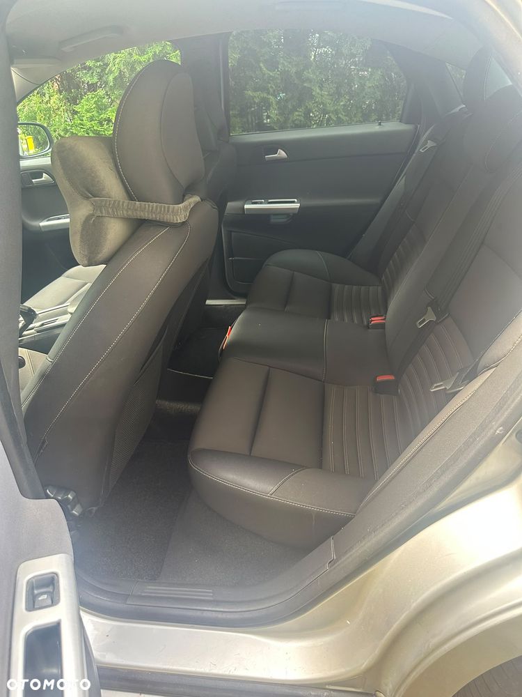 Volvo S40 D3 R-Design - 16